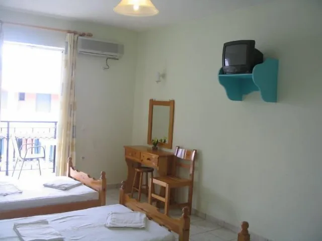Studio, 3 Beds, Vossos Hotel Apartments 3/4