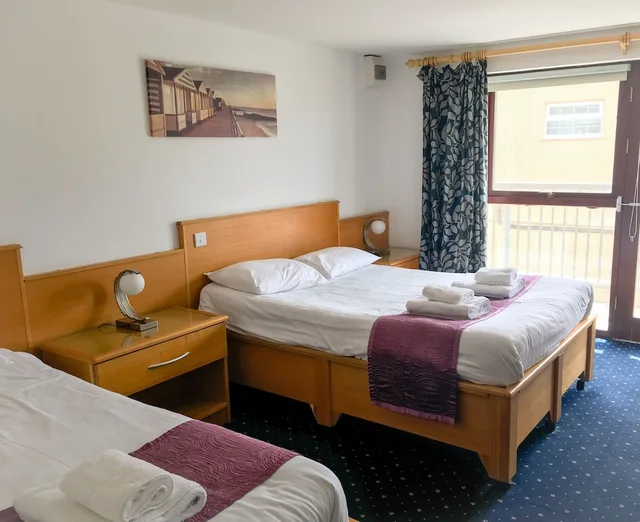 غرفة عائلية بسرير مزدوج وسرير فردي، The Beach Motel 1/2