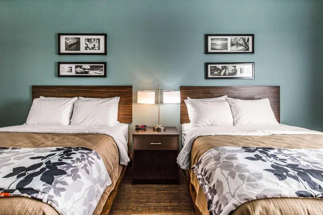 غرفة رباعية بسريرين كوين، Sleep Inn & Suites Bryan - College Station 1/3