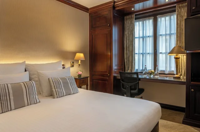 غرفة كلاسيكية بسرير كوين، Warwick Brussels Grand Place 1/4