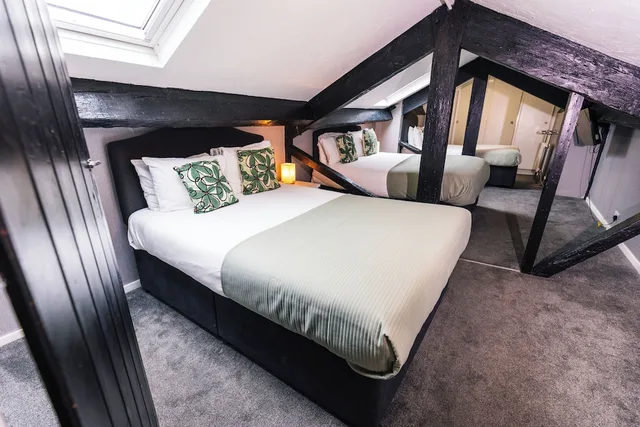 Apartment, 1 Single and 2 Double Beds, 2 Sofa، The Mitre Hotel 1/9