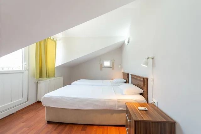 2 Bedrooms, Apartment, 1 Double and 4 Single Beds, Dualis Hotel 4/9