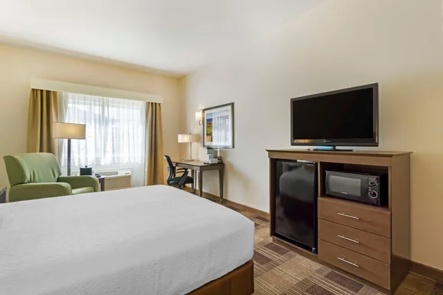 غرفة بسرير مزدوج لذوي الإعاقة، Best Western Plus The Inn At Horse Heaven 2/5