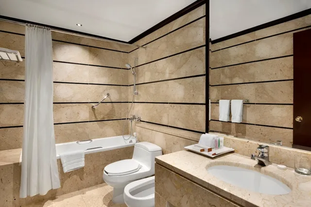جناح بسرير كينج بـ3 غرف نوم، هوثورن سويتس من ويندام(Hawthorn Suites By Wyndham Al Khobar) 8/8