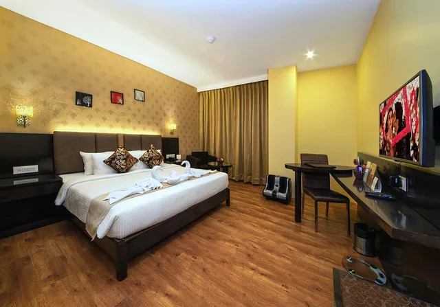غرفة كلوب بسرير كينج، The Fern Residency Kolkata 1/1
