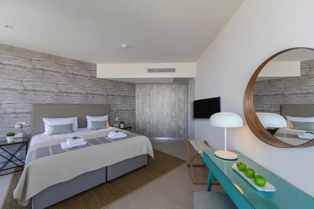 غرفة ديلوكس تنفيذية مع دخول الصالة، Leonardo Plaza Cypria Maris Beach Hotel And Spa - Adults Only 4/6