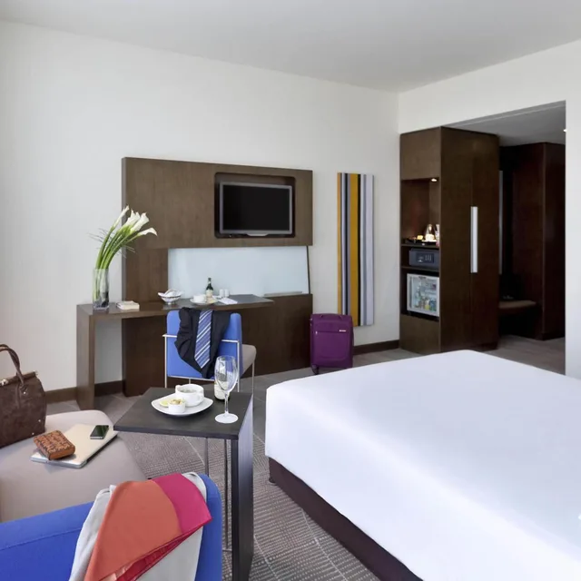 غرفة سوبيريور بسرير كينج، Novotel Abu Dhabi Gate 5/10