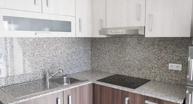 استوديو بسرير كوين، Peralux 1/4