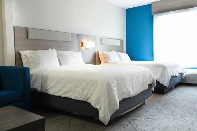 غرفة قياسية بسريرين كوين، Holiday Inn Express Suites Hiawassee 5/5