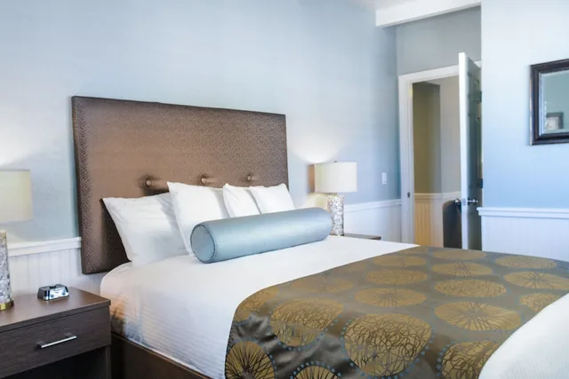 Blue, Family, 2 Queen Beds، Ocean Echo Inn And Beach Cottages 2/4