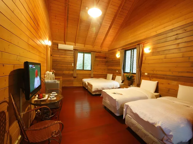 Bungalow, 2 Double Beds, Sun Moon Lake Youth Activity Center Hostel 1/1