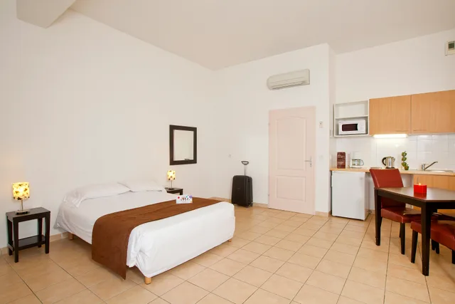 استوديو، Cerise Carcassonne Sud 1/2