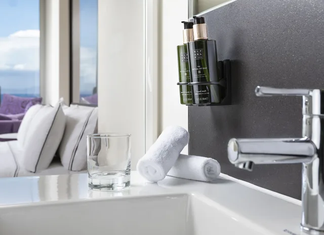 Melia, Queen Bed, Sea Front، Melia South Beach 6/6