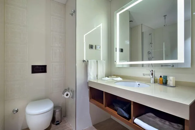 غرفة ركنية بسرير كوين، Hilton Garden Inn Istanbul Beylikduzu 2/3