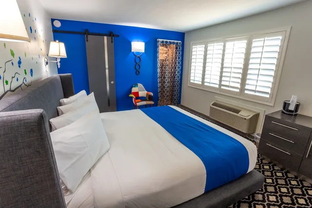 غرفة قياسية بسرير كوين، University Inn Tempe 1/7