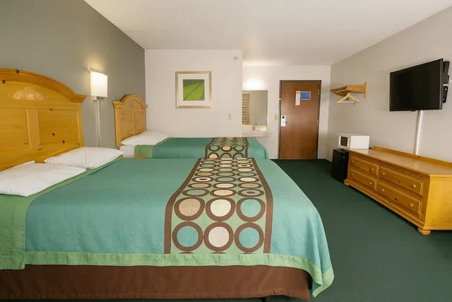 غرفة رباعية بسريرين كوين، Rodeway Inn Milaca 4/5