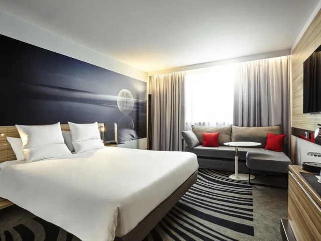 غرفة ديلوكس تنفيذية مفردة بسرير كوين مع أريكة، Novotel York Centre 1/3