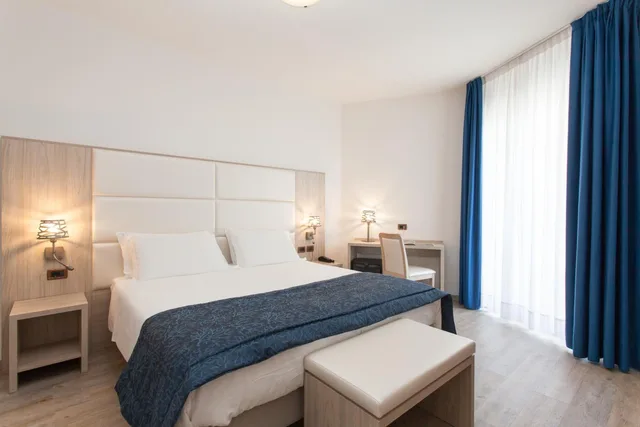 Comfort, Double or Twin Bed, Side Sea View، REGENTS HOTEL JESOLO 3/6