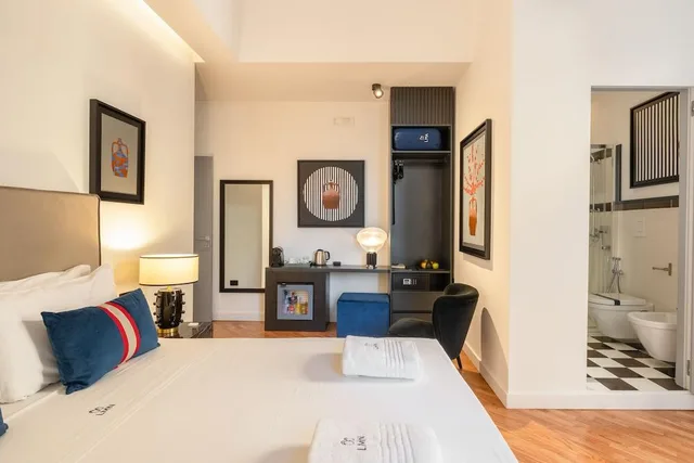 غرفة ثلاثية بشرفة، Grand Tour 4Rooms 1/3
