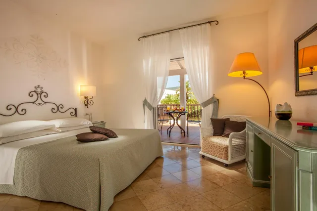 Room, Double or Twin Bed, Lateral Side Sea View، El Faro Hotel 3/7