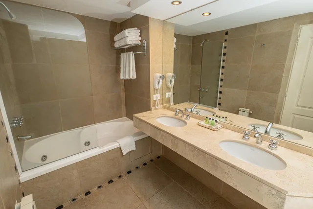 غرفة سوبيريور بسريرين منفصلين، Cacique Inacayal Lake & Spa Hotel 5/6