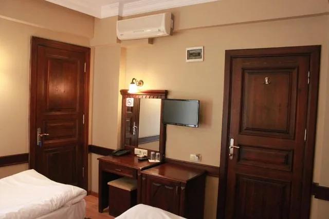غرفة قياسية بسريرين منفصلين بإطلالة على المدينة، HOTEL SULTAN HILL 2/3