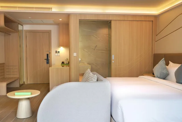 Pool, Plus, Deluxe, King Bed, Wyndham Garden Naithon Phuket 5/7
