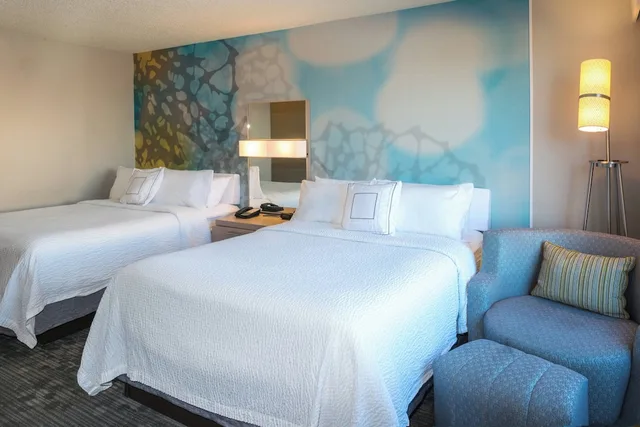 Room, 2 Queen Beds, Accessible, Courtyard Nashville at Opryland 2/2