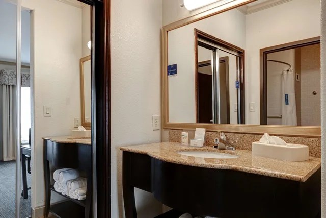 استوديو بسرير كينج بشرفة مع أريكة، Hampton Inn Suites Galveston 9/9