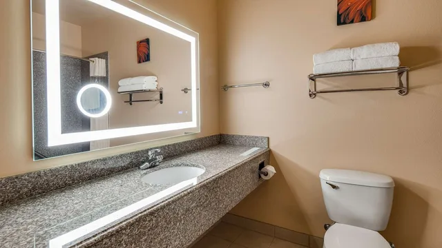 Theme, 2 Queen Beds, Sofa، Best Western Plus Battle Ground Inn & Suites 4/4