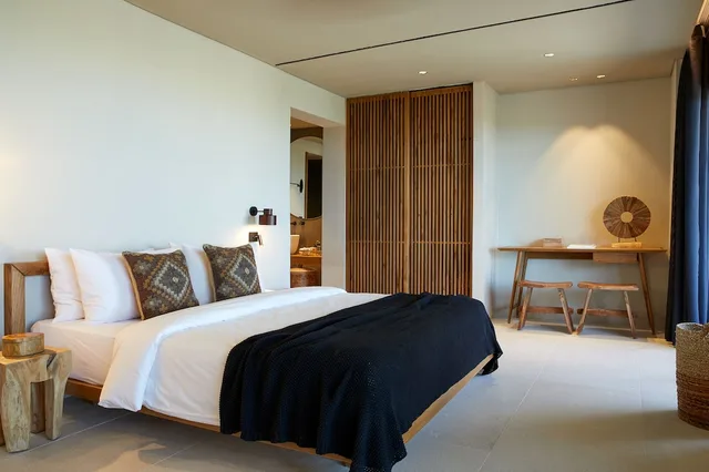 غرفة سوبيريور بسرير كوين بإطلالة على البحر بشرفة مع أريكة، The Syntopia Hotel 1/2