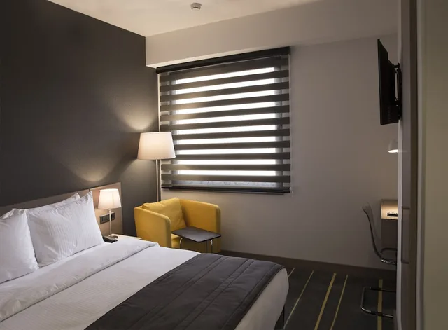 غرفة اقتصادية بسرير كوين، Nova Hotel Yerevan 1/3