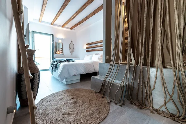 Spa, Junior Suite, Queen Bed, Street View، Bohemian Luxury Boutique Hotel - Adults Only 4/10