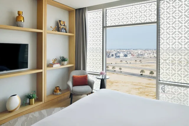 Club, Suite, King Bed, Club Floor، فندق كراون بلازا جدة السلام(Crowne Plaza Jeddah Al Salam) 3/4
