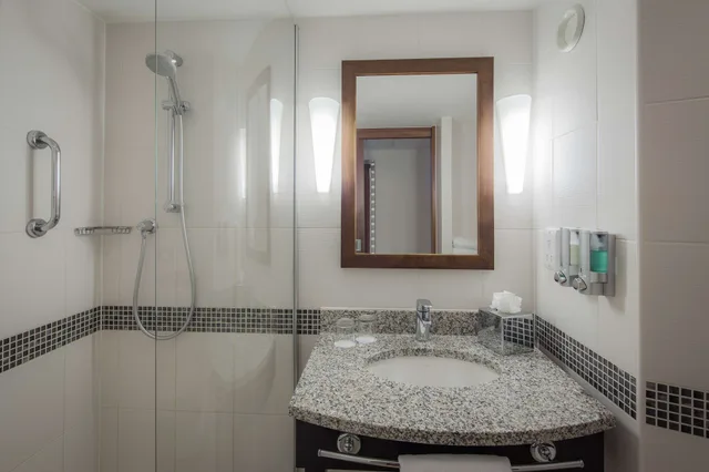 غرفة عائلية بسرير مزدوج مع أريكة، Hilton At St Georges Park Burton upon Trent 9/10