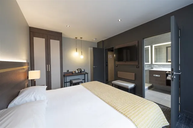 غرفة سوبيريور بسرير مزدوج، Hotel Bristol 1/10