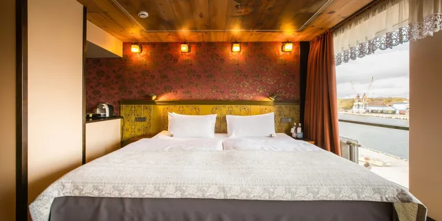 جناح جونيور، Promenade Hotel 1/8