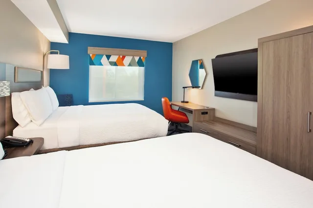 غرفة قياسية بسريرين كوين، Holiday Inn Express Augusta North 2/8