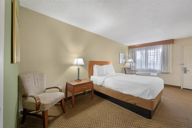 غرفة بسرير كينج، Best Western Cottonwood Inn 2/9