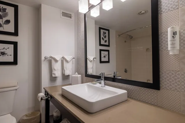 غرفة بسرير كينج يُسمح فيها بالحيوانات الأليفة، Country Inn Suites By Radisson Seattle Bothell Wa 9/10