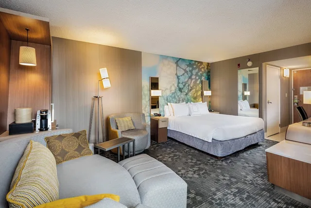 غرفة بسرير كينج في طابق مرتفع، Courtyard By Marriott Riverside Ucr Moreno Valley Area 2/3