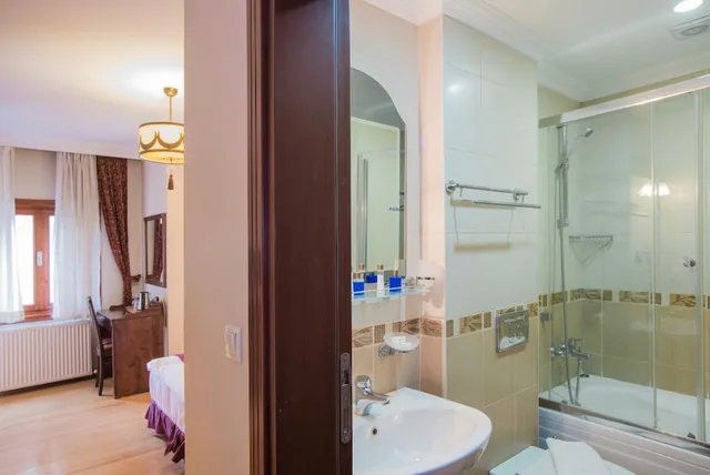 غرفة ديلوكس بسرير فردي بشرفة، Berce Hotel 7/8