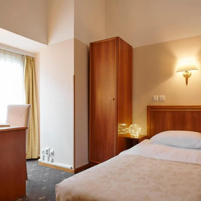 Room, Single, Street View، Hotel Lovran 7/16