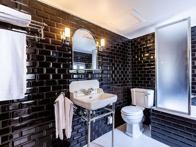 غرفة بريفيليج بسرير كينج، Mercure Brussels Centre Rogier 9/9