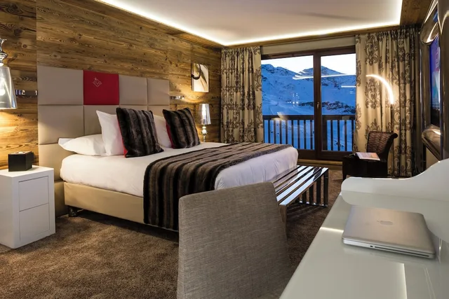 غرفة فاخرة بسرير كينج وسرير فردي، Hotel Koh-I Nor Val Thorens 1/7