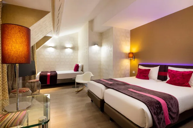 غرفة ثلاثية، Atn Hotel 2/8