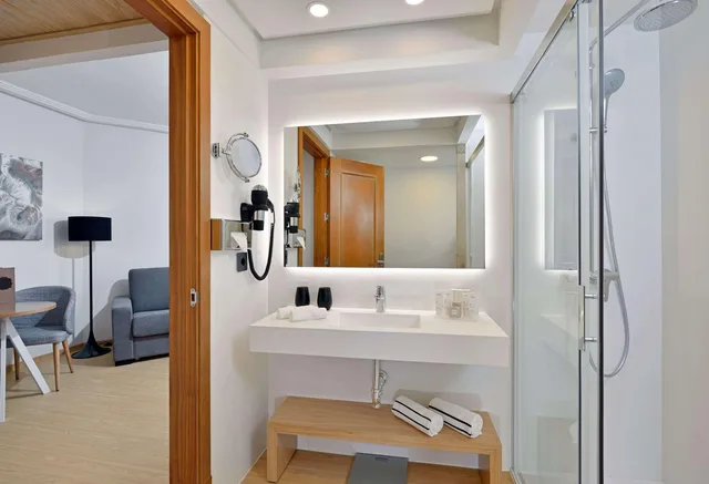 The Level, Junior Suite, Sea View، Melia Atlantico Isla Canela 2/2