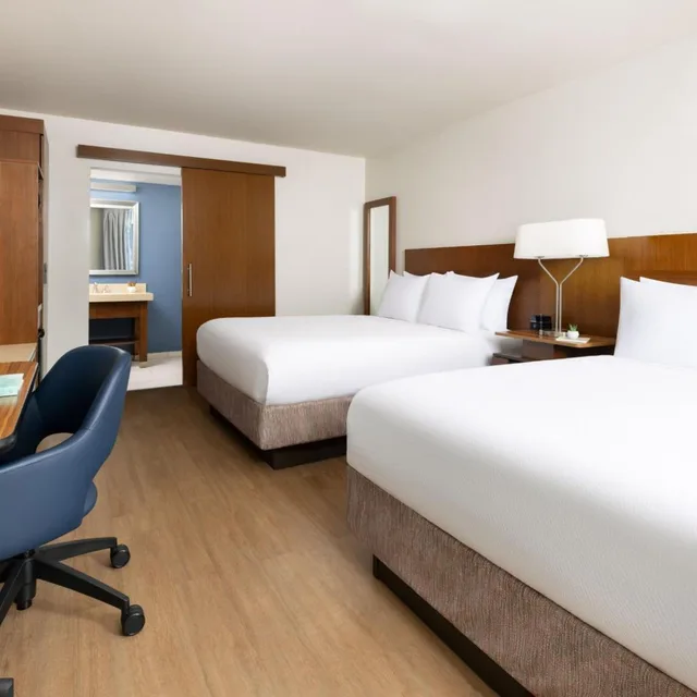 غرفة ديلوكس بسرير كوين بإطلالة على المسبح، Fairfield Inn Suites Key West At the Keys Collection 8/10