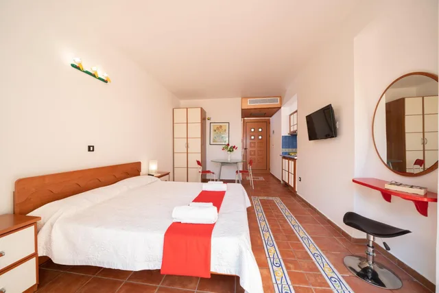 جناح جونيور، Felix Residence 1/2