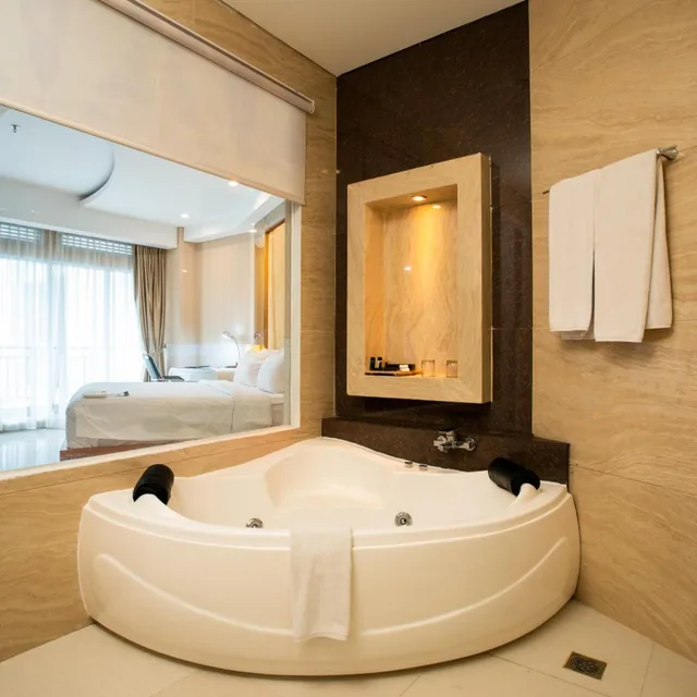 جناح تنفيذي بسرير كينج، Le Eminence Hotel Convention And Resort 3/3
